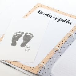 barnets bog fodaftryk håndaftryk stempel detaljeret